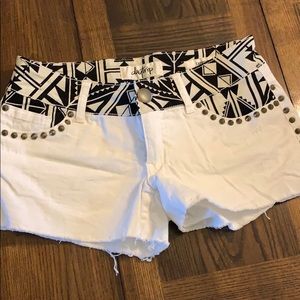 Daytrip white shorts size 27